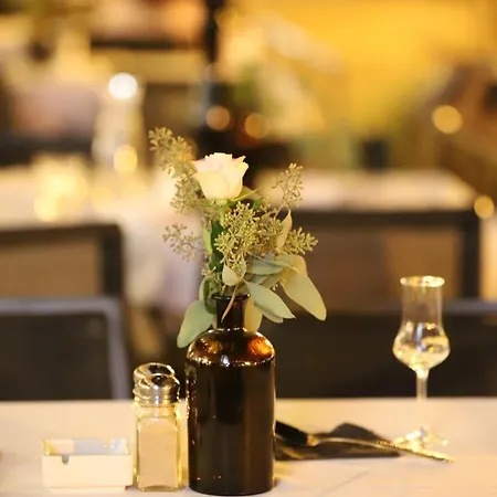 Muenchner Hof Hotel 3*