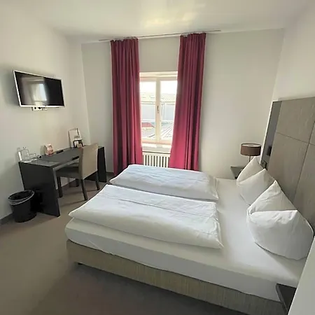 Muenchner Hof 3*