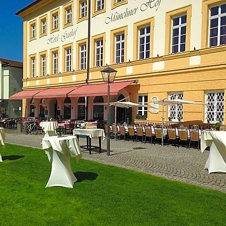 Muenchner Hof Отель Альтёттинг