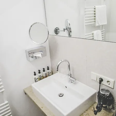 فندق Muenchner Hof 3*