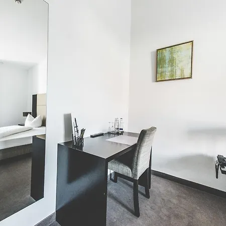 Muenchner Hof Отель 3*