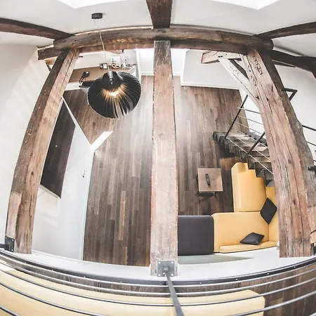 Muenchner Hof فندق التوتينغ