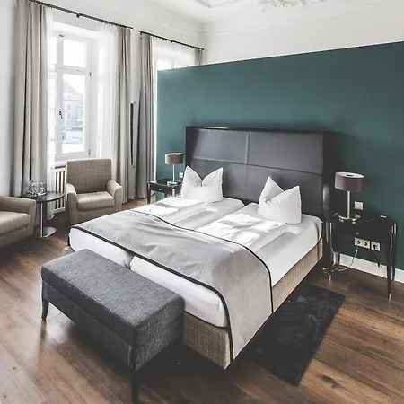 Hotel Muenchner Hof 3*