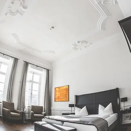 Muenchner Hof Hotel