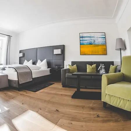 Muenchner Hof التوتينغ